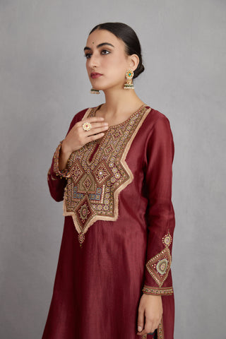 Torani-Garnet Red Sanobar Paakizah Kurta Set-INDIASPOPUP.COM