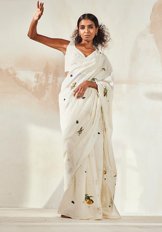 Kharakapas-White Printed Saree With Pre-Stitched Blouse-INDIASPOPUP.COM