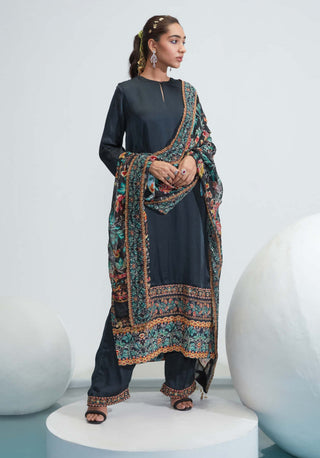 Mahima Mahajan-Black Embroidered Kurta Set-INDIASPOPUP.COM